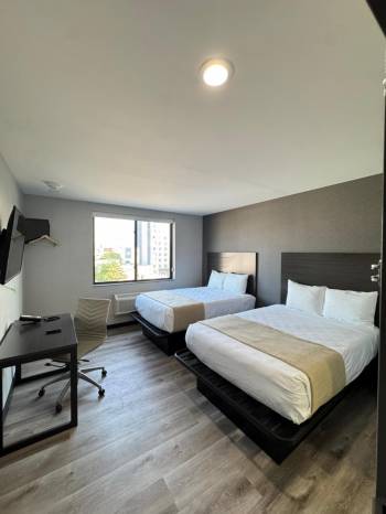 Queen Room with Two Queen Beds1