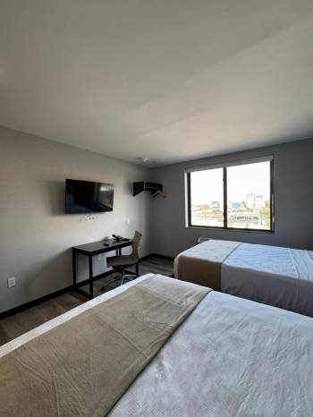 Queen Room with Two Queen Beds2